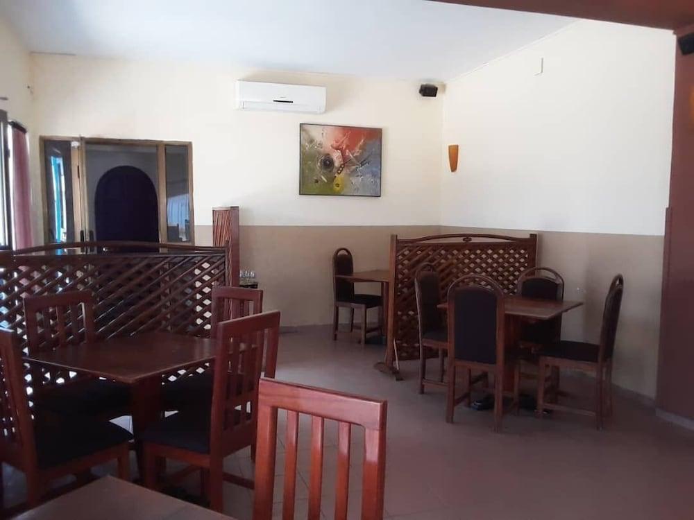 Acropole Hotel Cotonou Exteriör bild