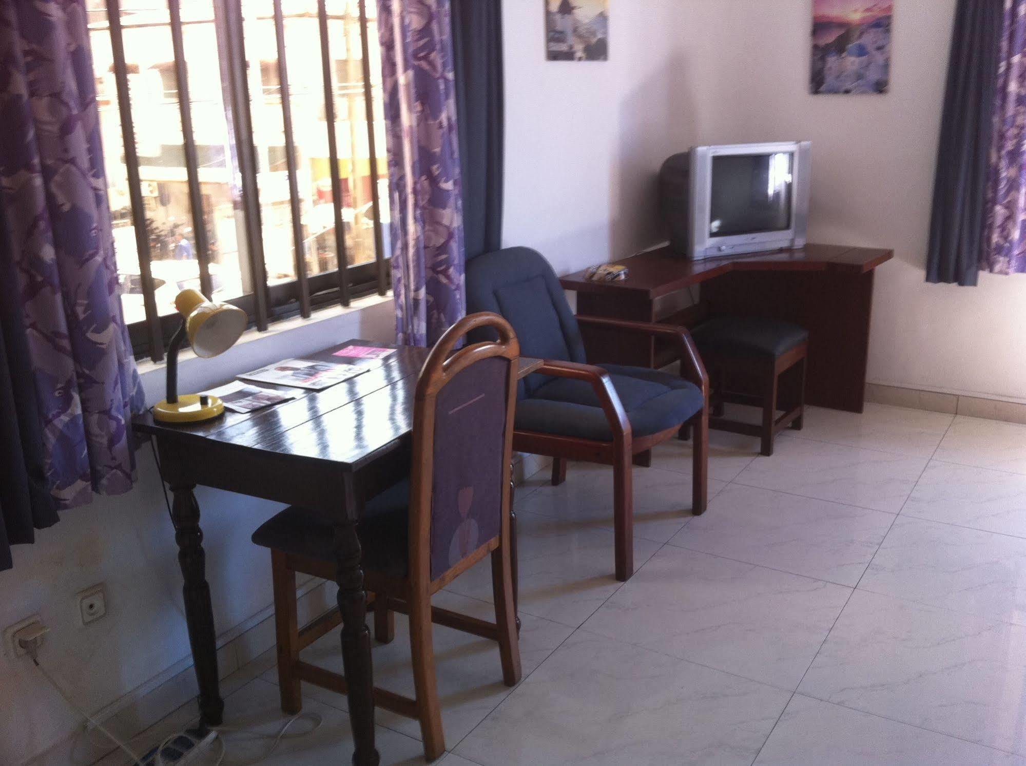Acropole Hotel Cotonou Exteriör bild